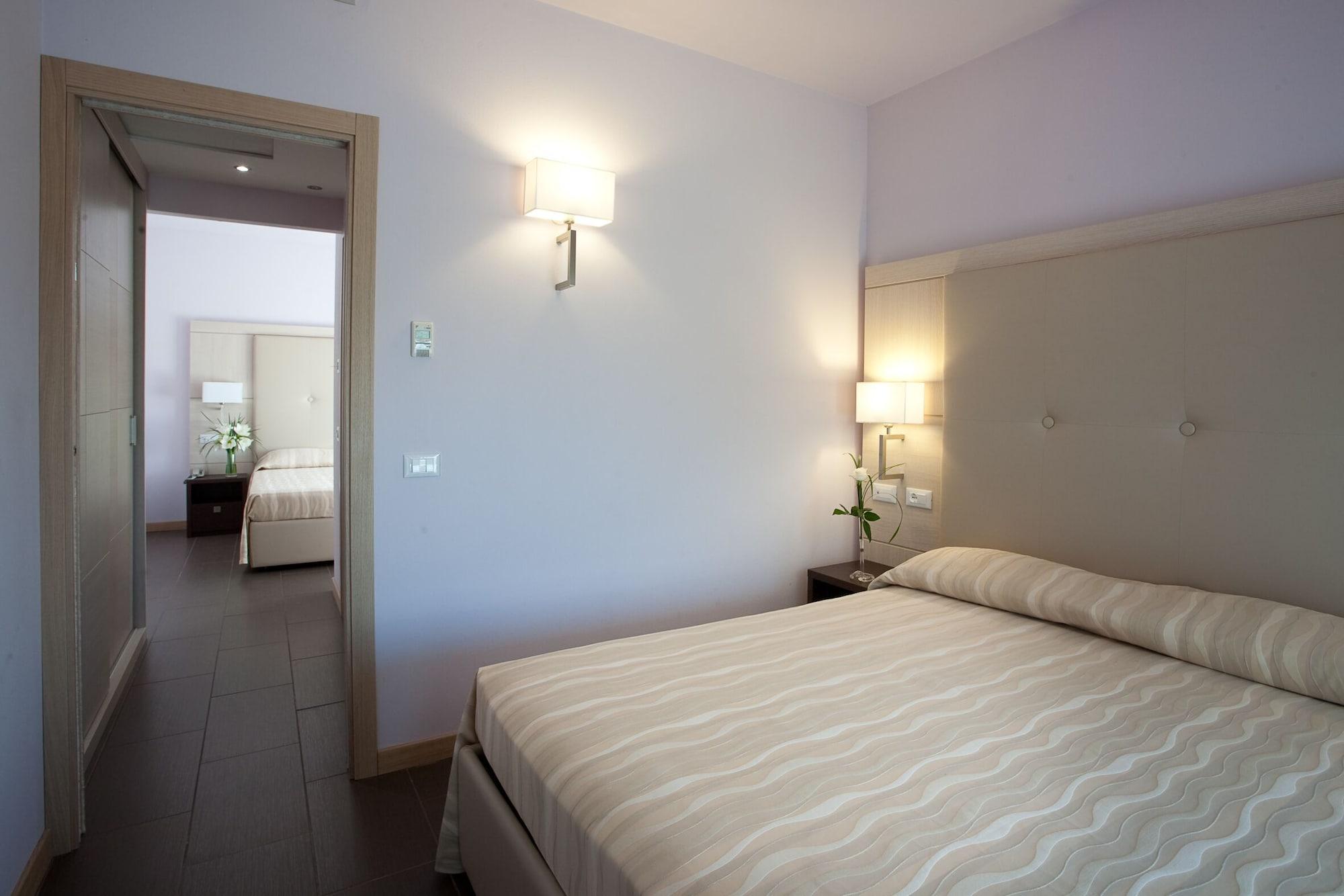 Hotel Porto Azzurro Сирмионе Екстериор снимка