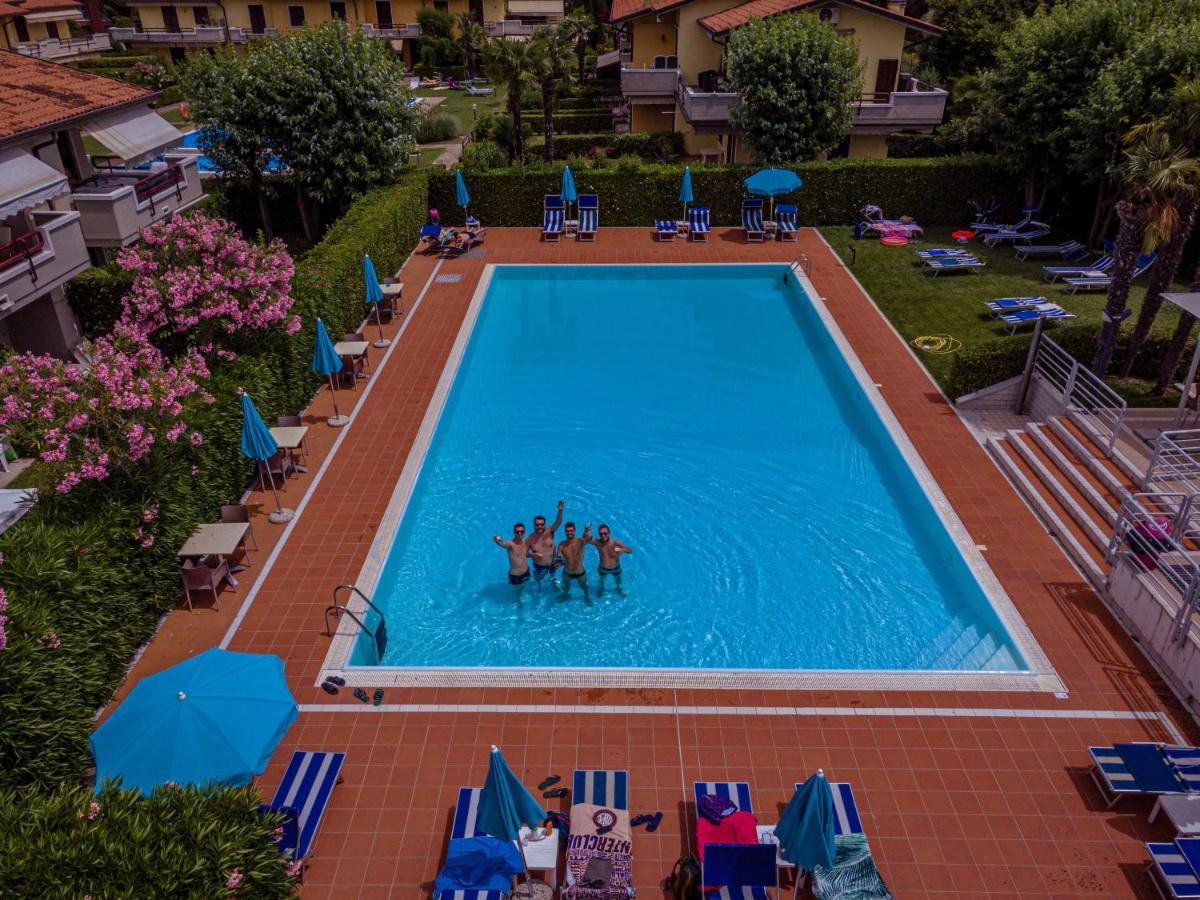 Hotel Porto Azzurro Сирмионе Екстериор снимка