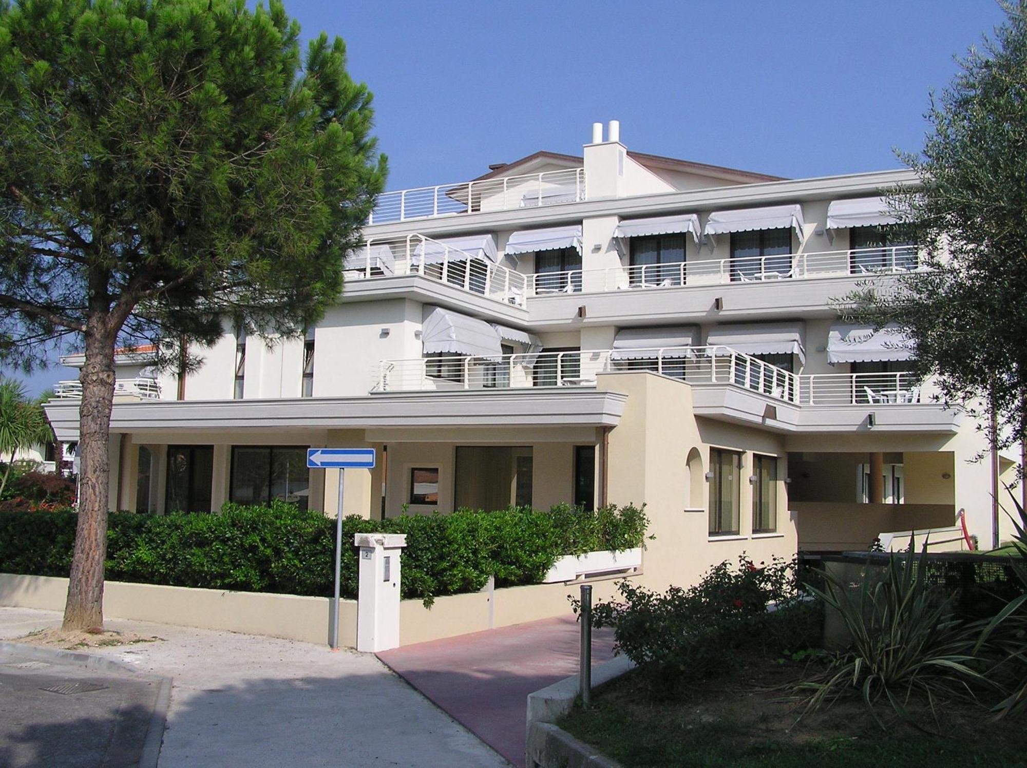 Hotel Porto Azzurro Сирмионе Екстериор снимка