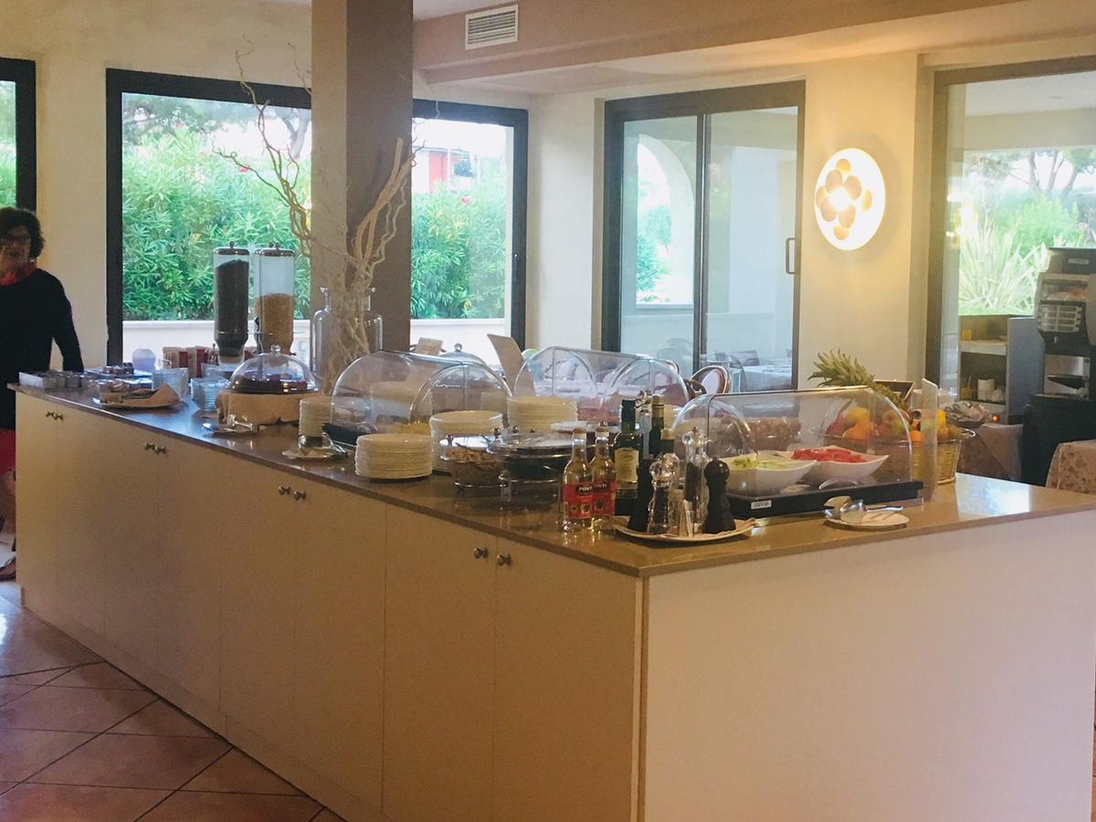 Hotel Porto Azzurro Сирмионе Екстериор снимка