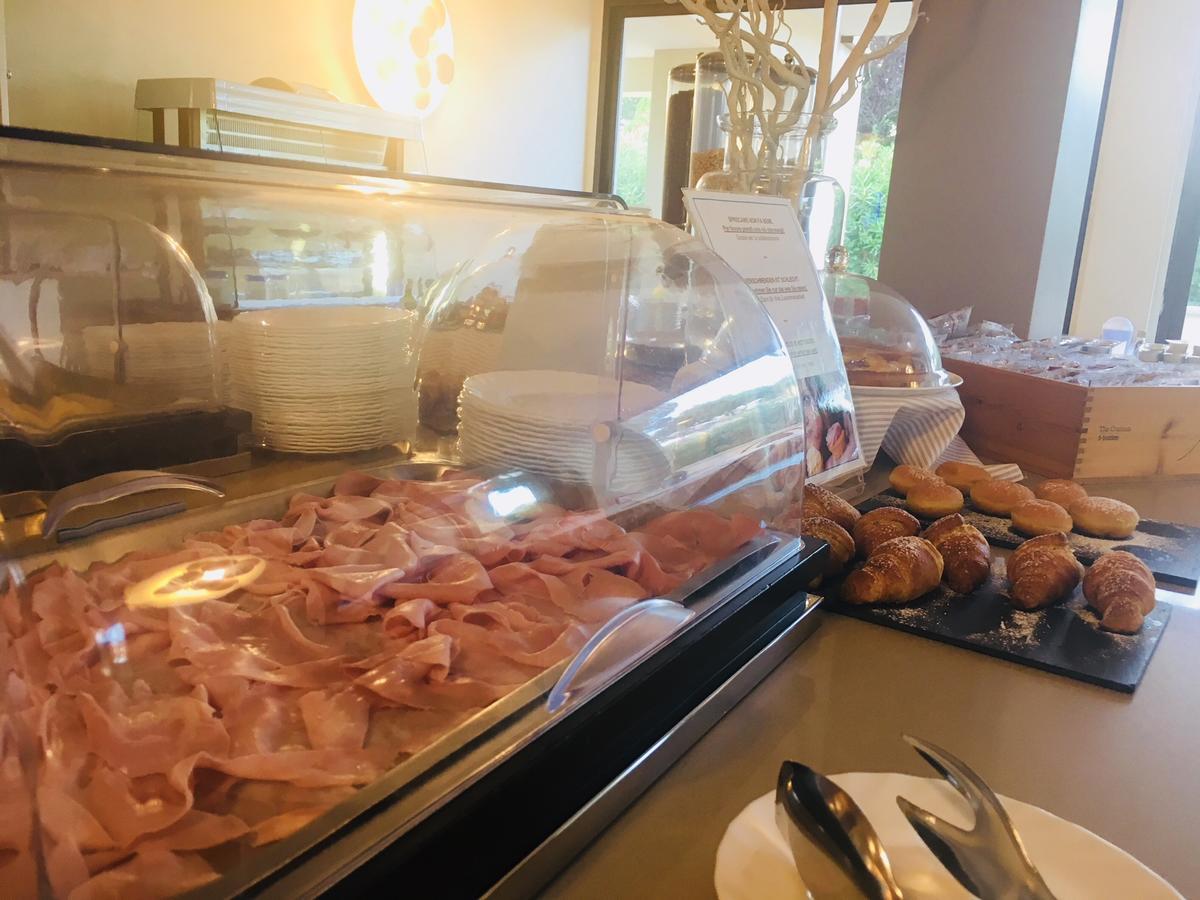 Hotel Porto Azzurro Сирмионе Екстериор снимка